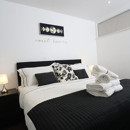 Luxury Apartments In Central Watford Watford  Exterior photo